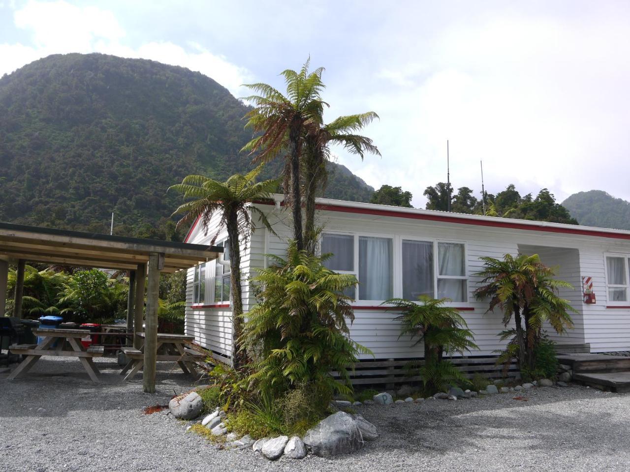 Central Franz Josef Cabins And Flats Exterior photo