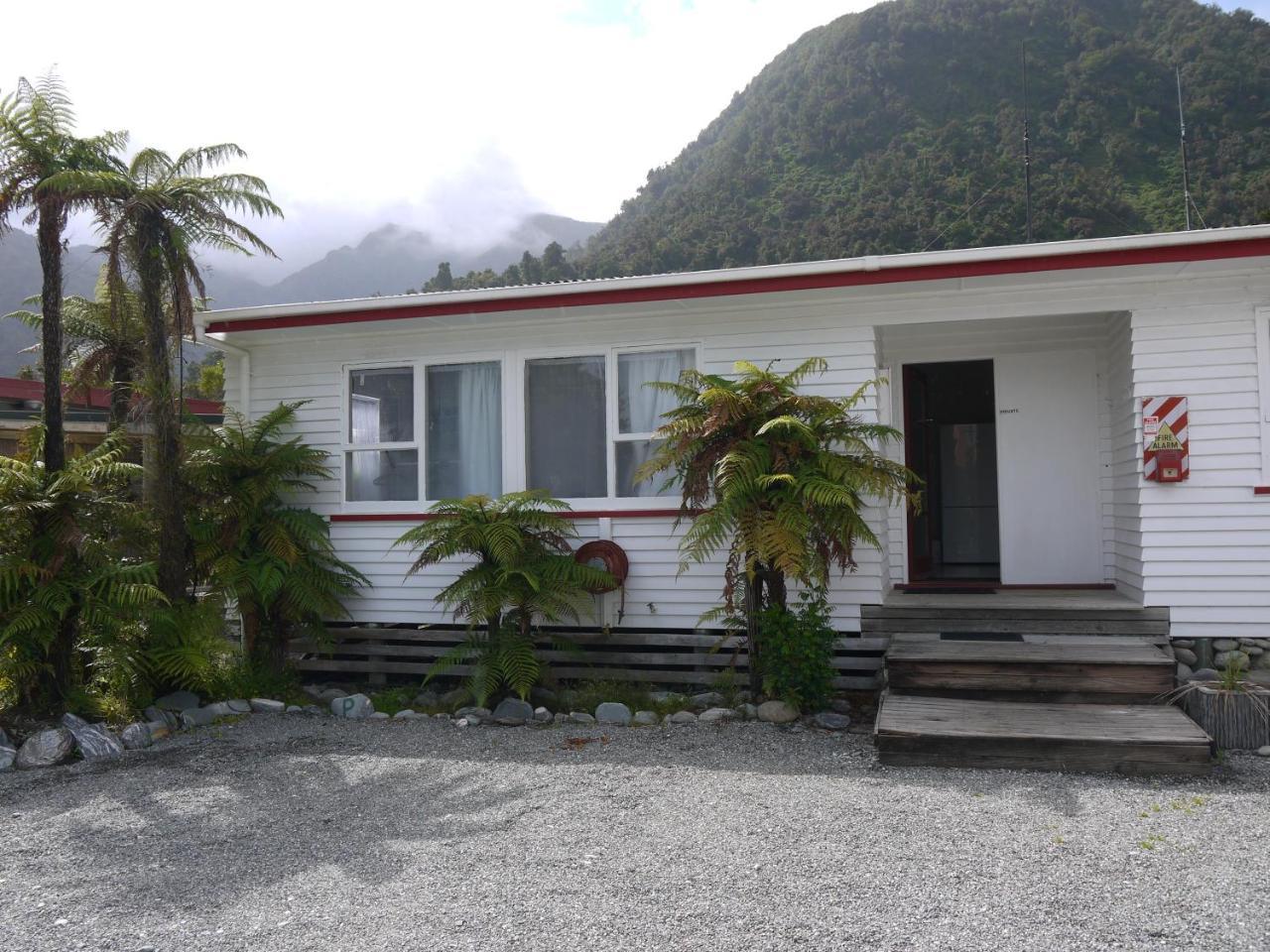 Central Franz Josef Cabins And Flats Exterior photo