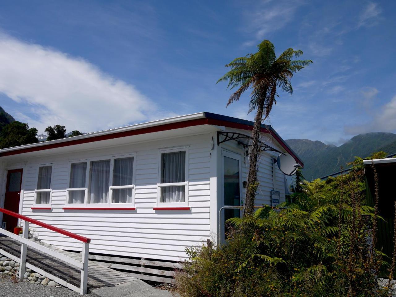 Central Franz Josef Cabins And Flats Exterior photo